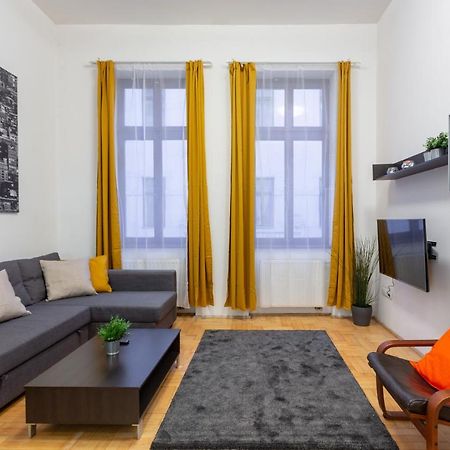Dowtown Home In The Gozsdu Garden Budapest Exterior photo